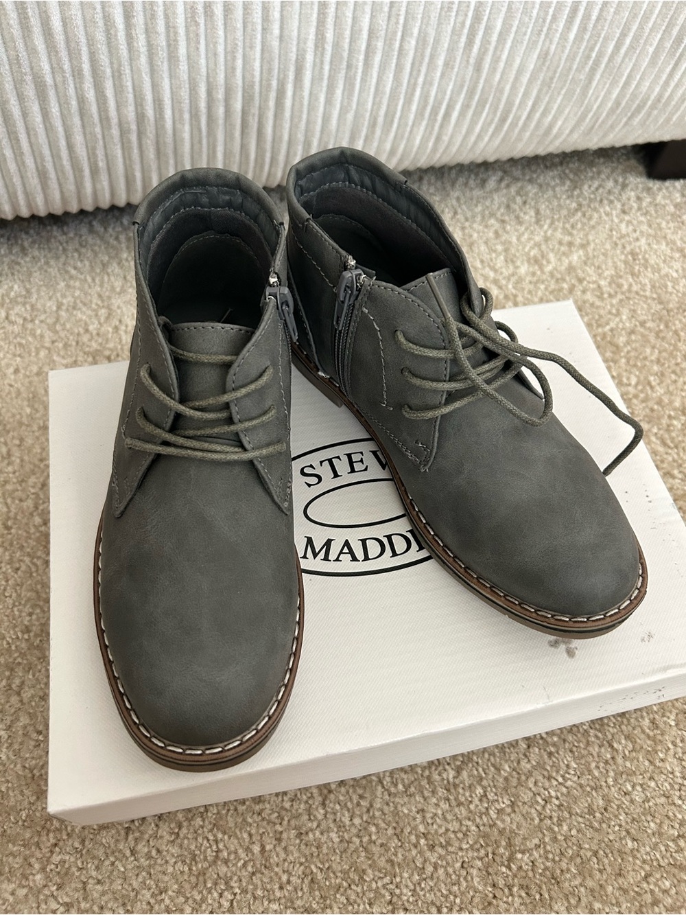 Steve Madden Men’s Gray Chukka Boots with Side Zipper
